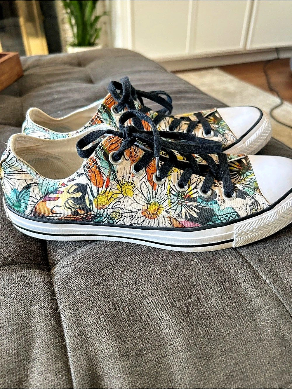 Converse Chuck Taylor All Star Daisy Print Low Top Sneakers, Size 9
